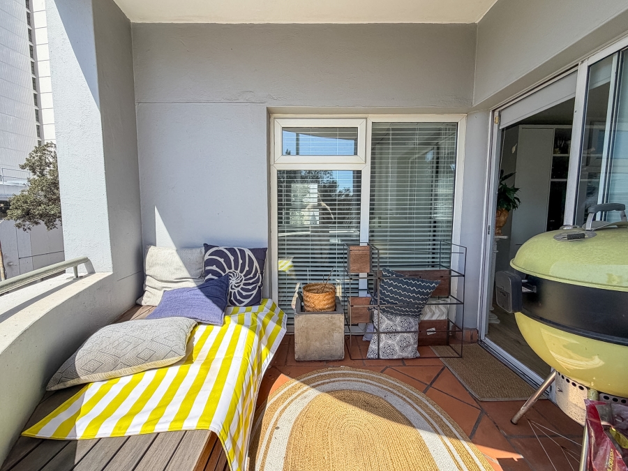 1 Bedroom Property for Sale in Oranjezicht Western Cape